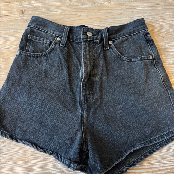 Levis High Waisted Mom Shorts - Black Denim - Picture 6 of 6